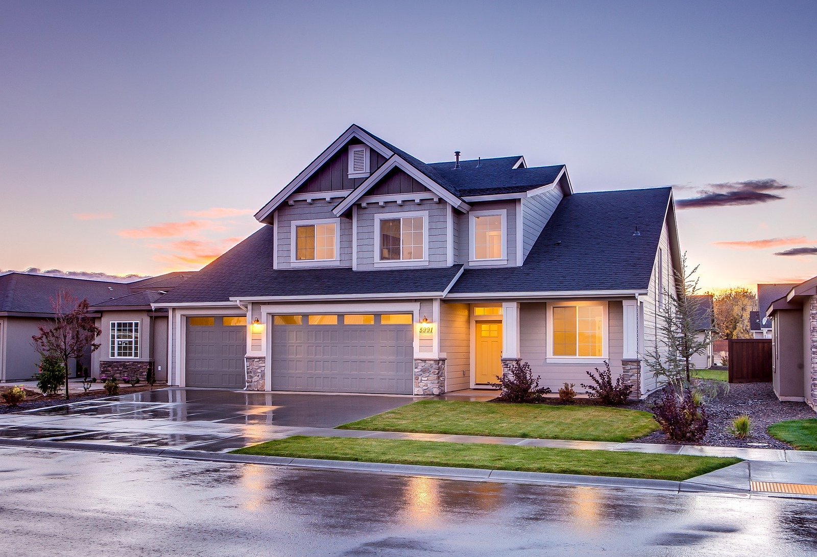 roof replacement cost 2,200 Sq. Ft. House