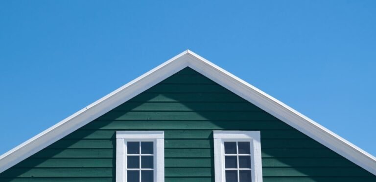 hip roof vs gable roof